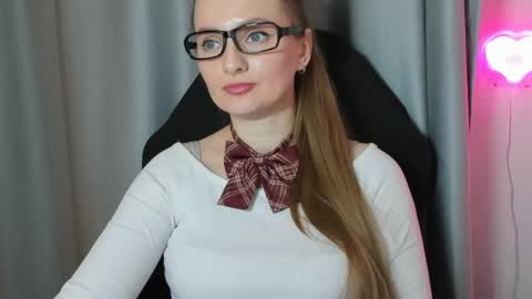 Snapshot of viola_1 chatting on 30, 4, 2026 Funny girl online show from 30, 4, 2026