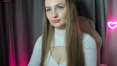 Snapshot of viola_1 chatting on 5, 5, 2026 Funny girl online show from 5, 5, 2026