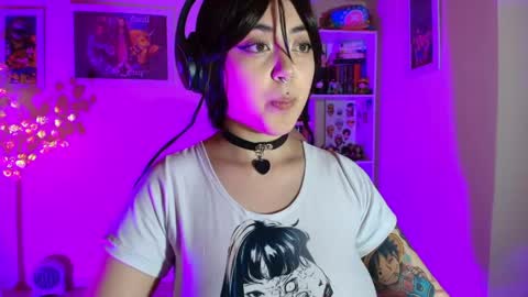 violet online show from 25, 5, 2026