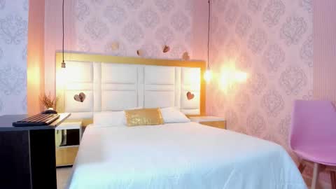 Violet  online show from 28, 2, 2026