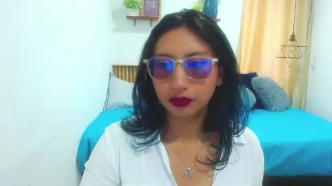 Snapshot of violet_2003 chatting on 7, 5, 2026 V I O L E T online show from 7, 5, 2026
