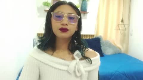 Snapshot of violet_2003 chatting on 19, 5, 2026 V I O L E T online show from 19, 5, 2026