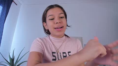 Snapshot of violet_24__ chatting on 31, 1, 2025 Violet online show from 31, 1, 2025