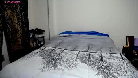 Snapshot of violet_bosh chatting on 21, 11, 2025 Violet online show from 21, 11, 2025