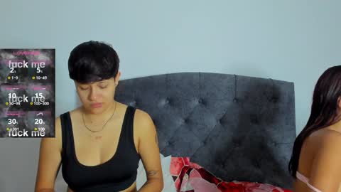 Violet and Casper online show from 30, 1, 2025