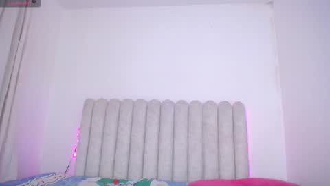 Snapshot of violet_giraldo chatting on 17, 2, 2026 violet_giraldo online show from 17, 2, 2026