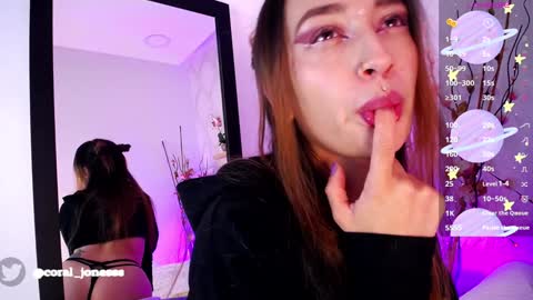 Snapshot of violet_jonesss chatting on 24, 1, 2025 Violet Jones online show from 24, 1, 2025