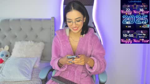 Snapshot of violet_rost chatting on 6, 1, 2025 Violet online show from 6, 1, 2025