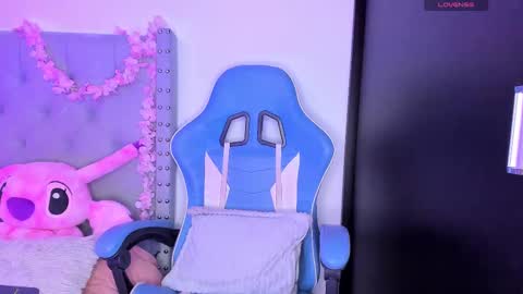 Snapshot of violet_rost chatting on 12, 9, 2025 Violet online show from 12, 9, 2025