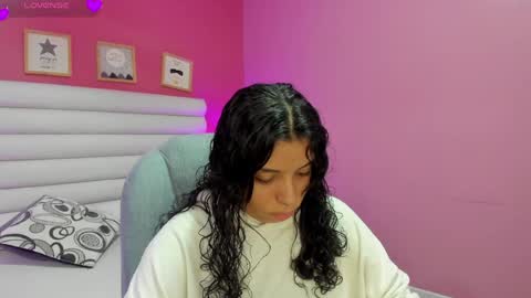 violet_sinclair online show from 4, 6, 2026