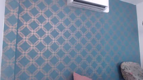 Snapshot of violeta_cute18 chatting on 25, 1, 2025 Violeta online show from 25, 1, 2025