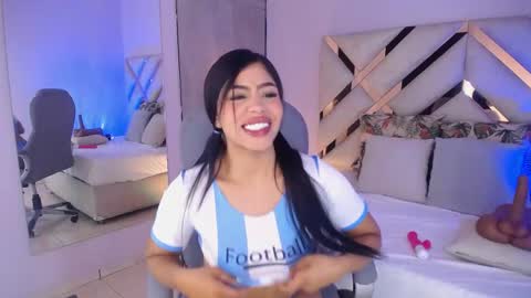 Snapshot of violeta_leon chatting on 15, 5, 2026 Violeta leon online show from 15, 5, 2026