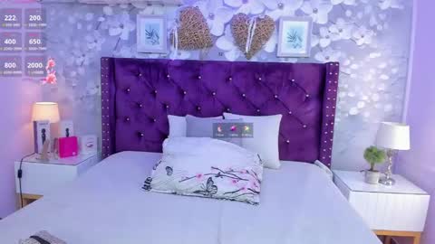 Snapshot of violeta_medina chatting on 24, 4, 2026 violeta_medina online show from 24, 4, 2026