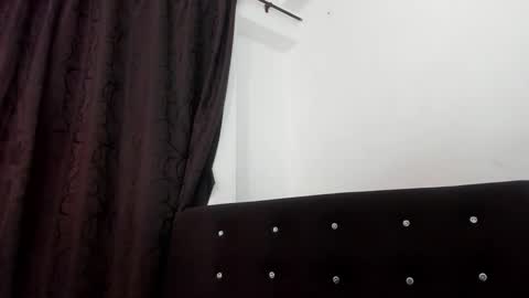 Snapshot of violetadumsper chatting on 28, 2, 2025 VioletaDums online show from 28, 2, 2025