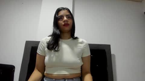 Snapshot of violetadumsper chatting on 7, 3, 2025 VioletaDums online show from 7, 3, 2025