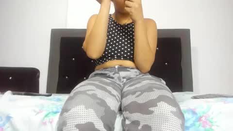 Snapshot of violetadumsper chatting on 10, 3, 2025 VioletaDums online show from 10, 3, 2025