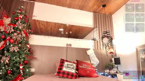 Snapshot of violetcarson_ chatting on 15, 12, 2025 Violet online show from 15, 12, 2025