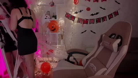 Snapshot of violetferguson chatting on 29, 10, 2025 Violet online show from 29, 10, 2025