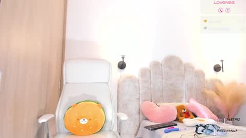 Snapshot of violeth___ chatting on 12, 1, 2025 violeth___ online show from 12, 1, 2025