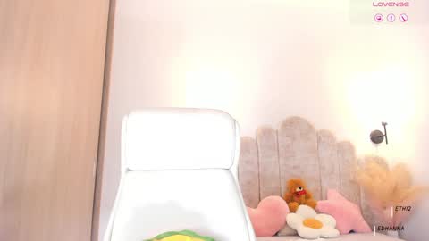 Snapshot of violeth___ chatting on 30, 1, 2025 violeth___ online show from 30, 1, 2025