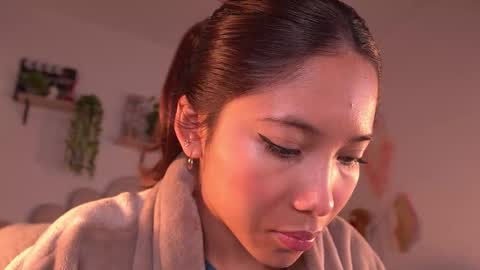 Snapshot of violeth___ chatting on 14, 10, 2025 violeth___ online show from 14, 10, 2025