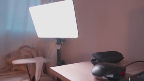 Snapshot of violeth___ chatting on 22, 10, 2025 violeth___ online show from 22, 10, 2025