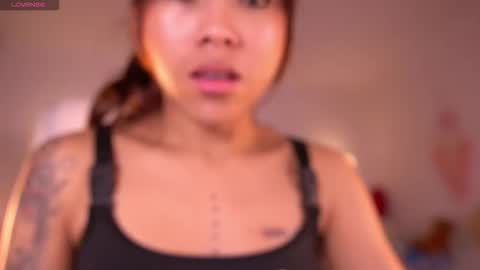 Snapshot of violeth___ chatting on 28, 10, 2025 violeth___ online show from 28, 10, 2025