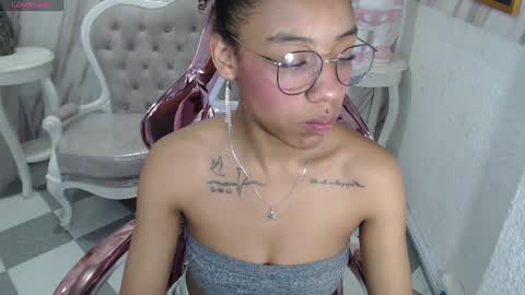 violeth_b online show from 10, 12, 2024