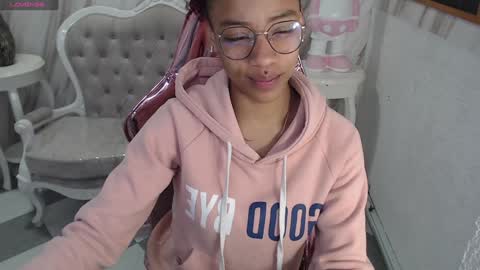 violeth_b online show from 3, 1, 2025