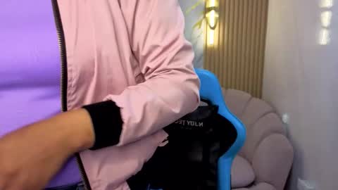 violeth_b online show from 8, 10, 2025