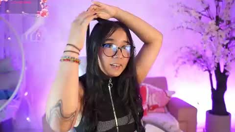 Snapshot of violetjonesx chatting on 24, 7, 2026 violetjonesx online show from 24, 7, 2026