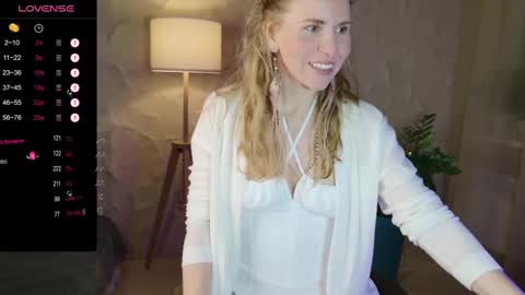 Snapshot of violetplath chatting on 9, 3, 2025 Violet next stream December 6 online show from 9, 3, 2025