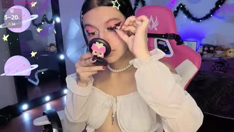 Snapshot of violetqs chatting on 14, 12, 2025 online show from 14, 12, 2025