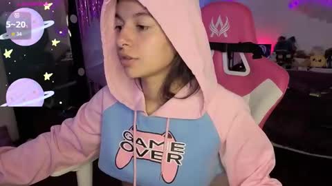 Snapshot of violetqs chatting on 9, 1, 2026 online show from 9, 1, 2026