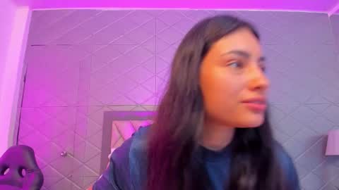 Violet Rousse online show from 17, 12, 2025