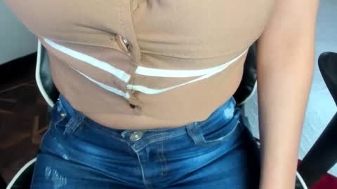 Snapshot of violetskinny chatting on 26, 11, 2025 violetskinny online show from 26, 11, 2025