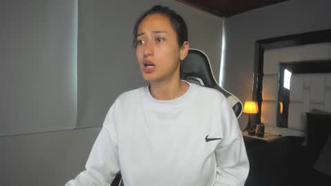 Snapshot of violetskinny chatting on 8, 1, 2026 violetskinny online show from 8, 1, 2026