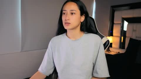 violetskinny online show from 8, 4, 2026