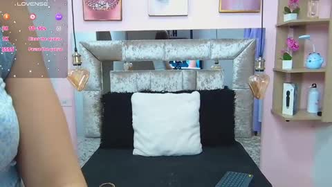 Snapshot of violett_froz chatting on 24, 1, 2025 Violeta froz online show from 24, 1, 2025