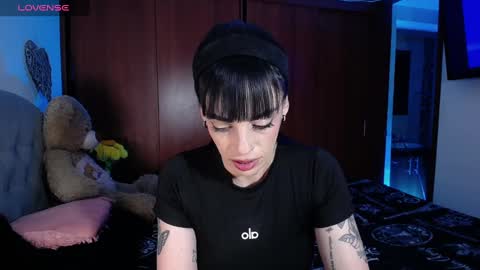 violett  Independent model online show from 25, 9, 2025