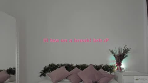 violetta_finch online show from 30, 1, 2025