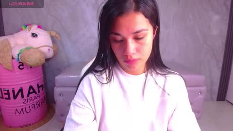 Snapshot of violetta_jhonson_v chatting on 20, 11, 2025 Violetta online show from 20, 11, 2025