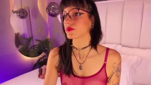 Snapshot of violettacolinss chatting on 1, 7, 2026 violettacolinss online show from 1, 7, 2026