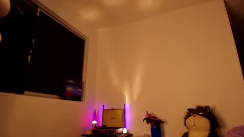 Violetta....Follow me in Twitter... online show from 26, 9, 2025