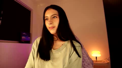 Violetta....Follow me in Twitter... online show from 16, 10, 2025