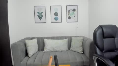 Snapshot of violettasweet_ chatting on 18, 10, 2025 Violetta online show from 18, 10, 2025