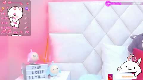 Snapshot of violettbloss chatting on 28, 10, 2025 Violeta online show from 28, 10, 2025