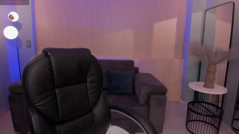 Snapshot of violettcastel chatting on 2, 2, 2025 Violett Castel online show from 2, 2, 2025