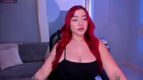 Snapshot of violettcastel chatting on 3, 3, 2025 Violett Castel online show from 3, 3, 2025