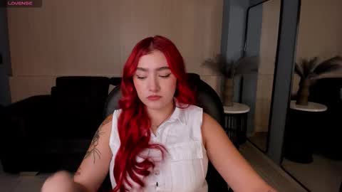 Snapshot of violettcastel chatting on 28, 9, 2025 Violett Castel online show from 28, 9, 2025